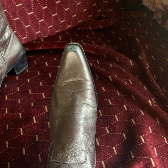 Stuart Weizmann cowboy style gold boots 7.5 - Picture 4 of 8